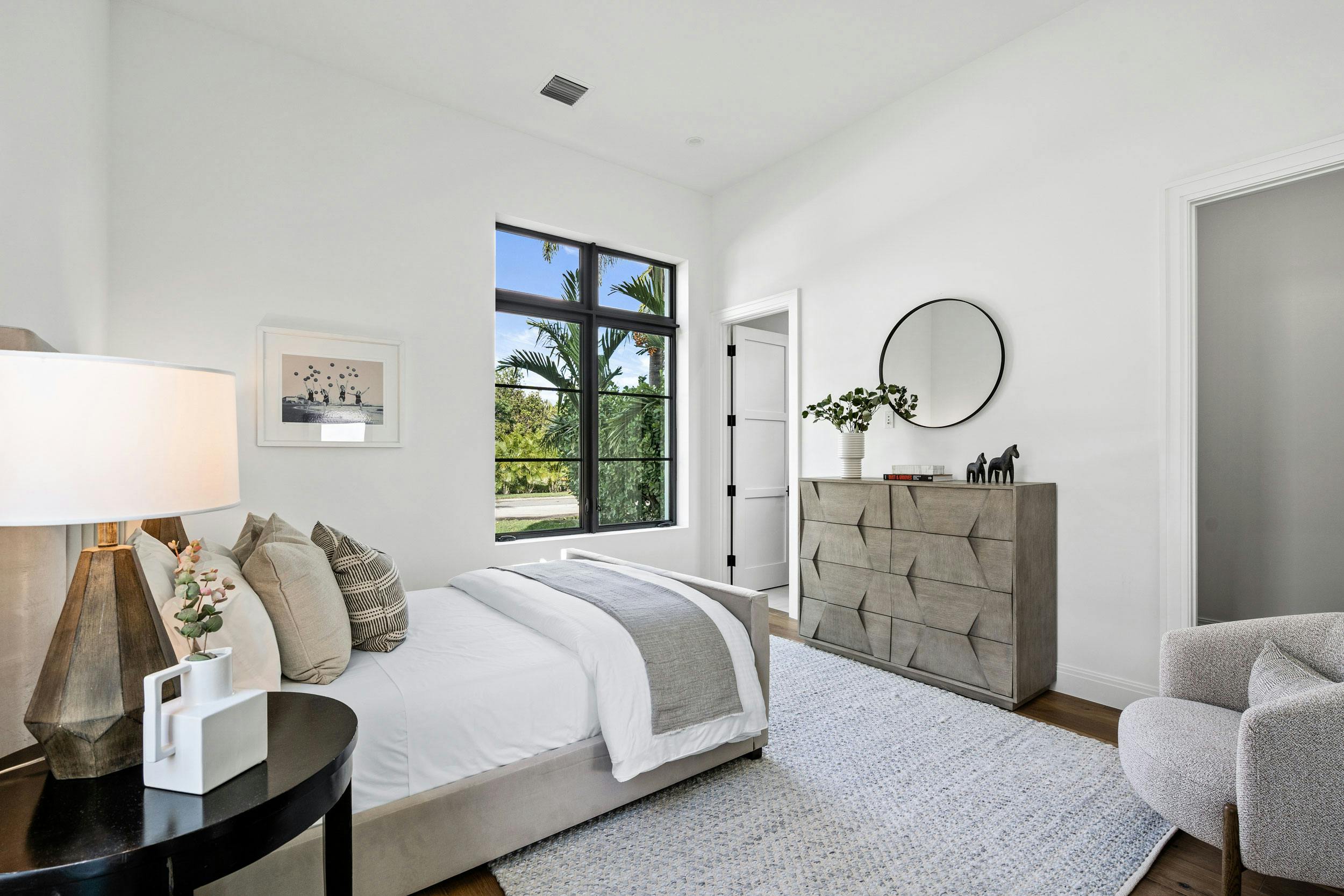 Meridith-Baer-Home-Home-Staging-Florida-Murray-Transitional-Luxury-Homes-Transitional-Fifth-Bedroom